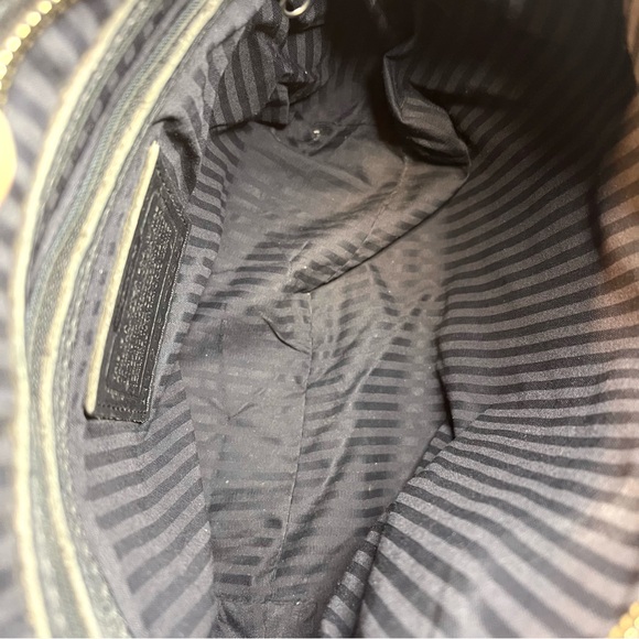 Coach 90s Vintage 6803 Black Leather Hudson Bucket
Crossbody Shoulder Bag Purse - Picture 7 of 16